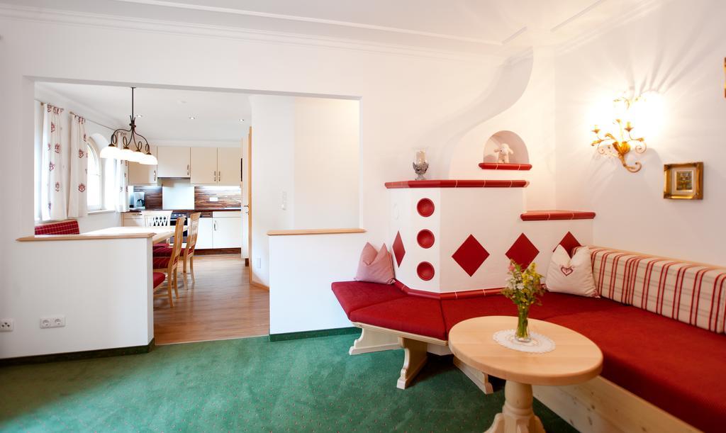 Ferienschloessl Harmonie Hotel Холцгау Екстериор снимка