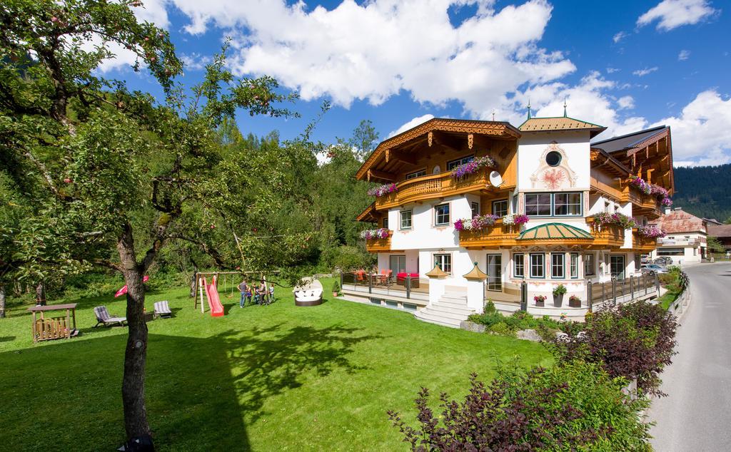Ferienschloessl Harmonie Hotel Холцгау Екстериор снимка