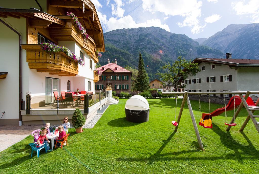 Ferienschloessl Harmonie Hotel Холцгау Екстериор снимка