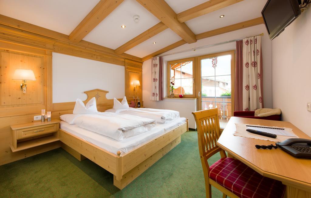 Ferienschloessl Harmonie Hotel Холцгау Екстериор снимка
